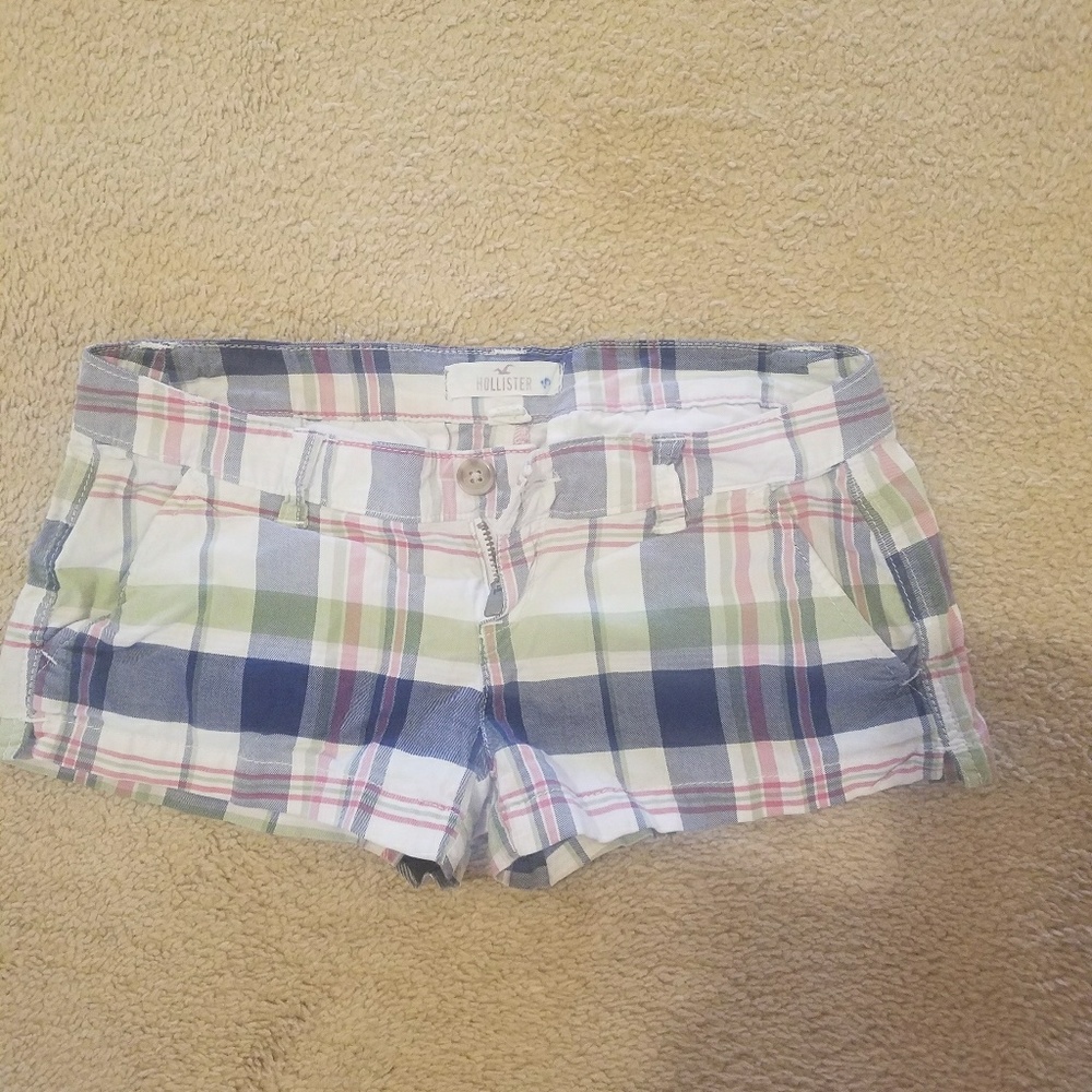 Hollister plaid shorts